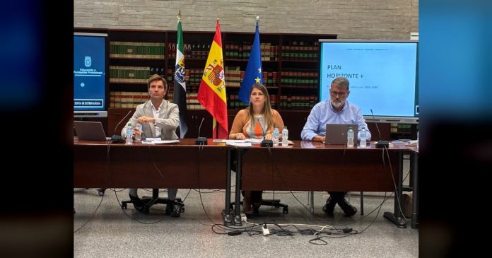 Educación acuerda con los sindicatos el plan 'Horizonte +' para mejorar las condiciones de los docentes