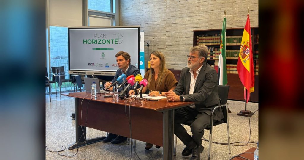 Educación y los sindicatos PIDE, CSIF, AMPE y UGT presentan el 'Plan Horizonte +' para mejorar las condiciones del profesorado