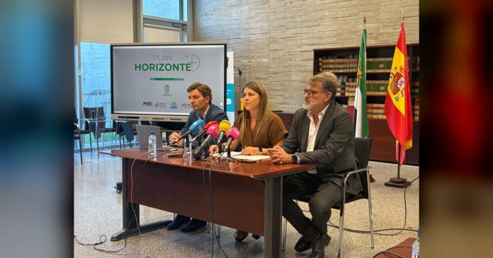 Educación y los sindicatos PIDE, CSIF, AMPE y UGT presentan el 'Plan Horizonte +' para mejorar las condiciones del profesorado