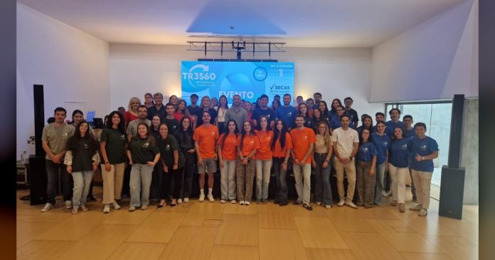 El programa TR3S60 de Educacion reune 60 jovenes