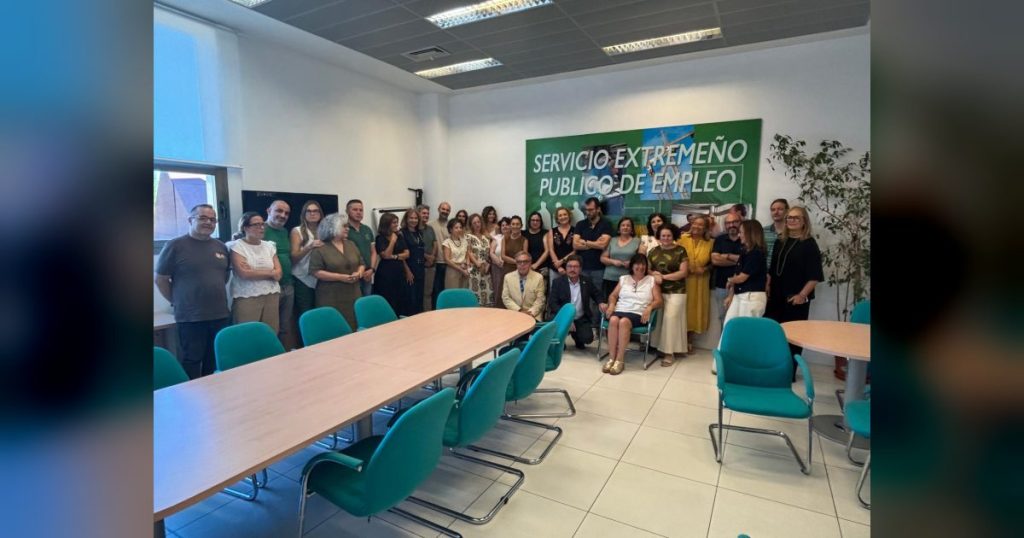 Guillermo Santamaría visita el centro de formación para el empleo de Cáceres, que ha impartido 37 acciones formativas a 615 personas entre 2025 y 2026