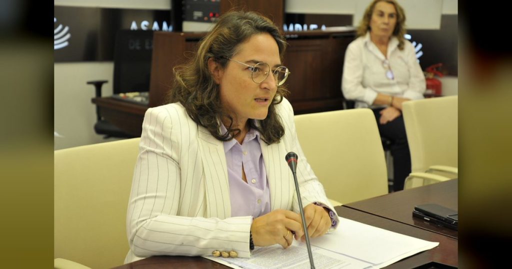 La directora general de Patrimonio defiende la solvencia técnica y la transparencia del expediente BIC de la Cruz de Cáceres