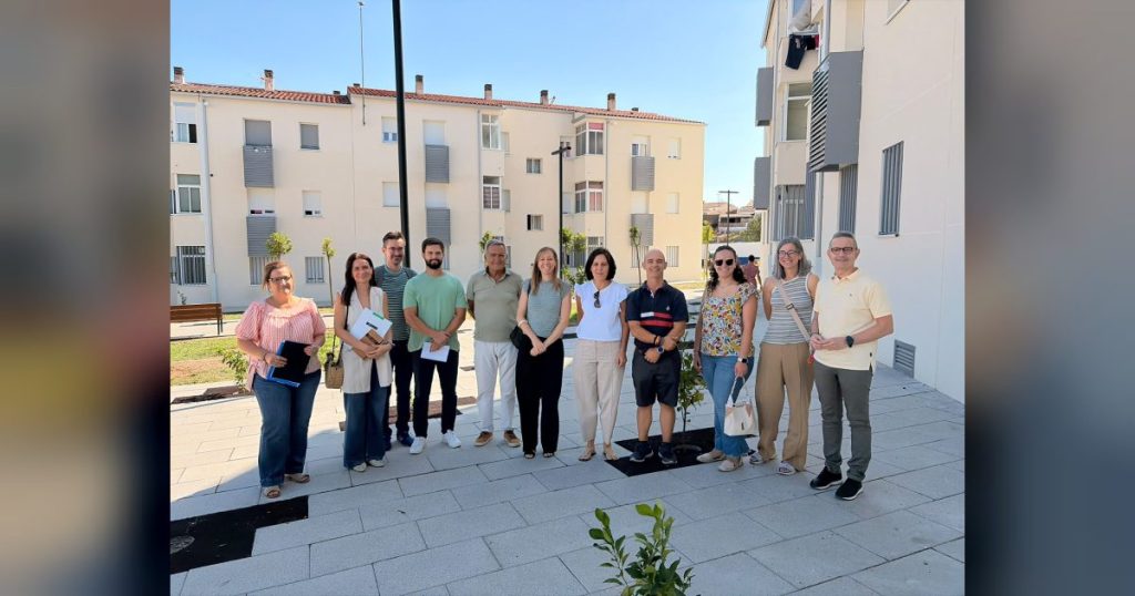 La Junta de Extremadura invierte más de 829.000 euros en la rehabilitación energética de 40 viviendas públicas en Miajadas