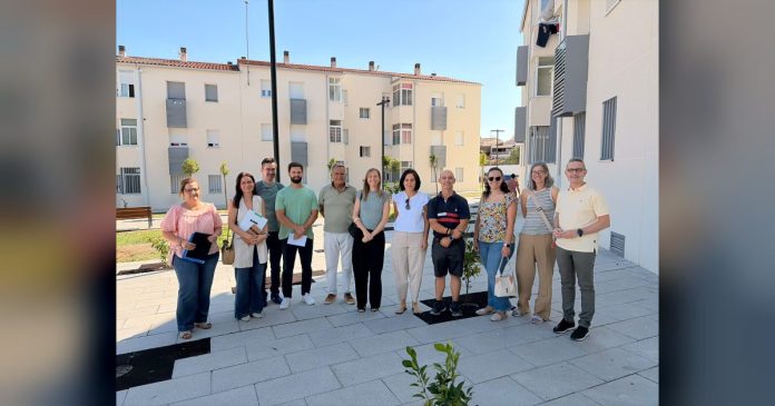 La Junta de Extremadura invierte más de 829.000 euros en la rehabilitación energética de 40 viviendas públicas en Miajadas