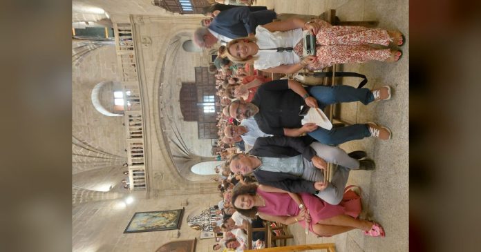 Montserrat Torrent vuelve a hacer sonar el histórico órgano renacentista de Garrovillas de Alconétar