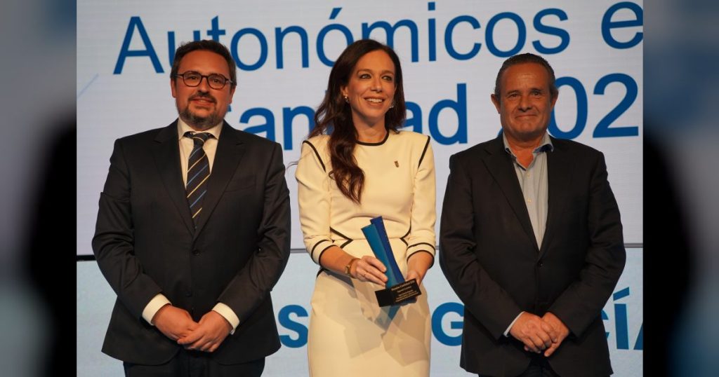Sara Gª Espada dedica el Premio Especial ConSalud 2026