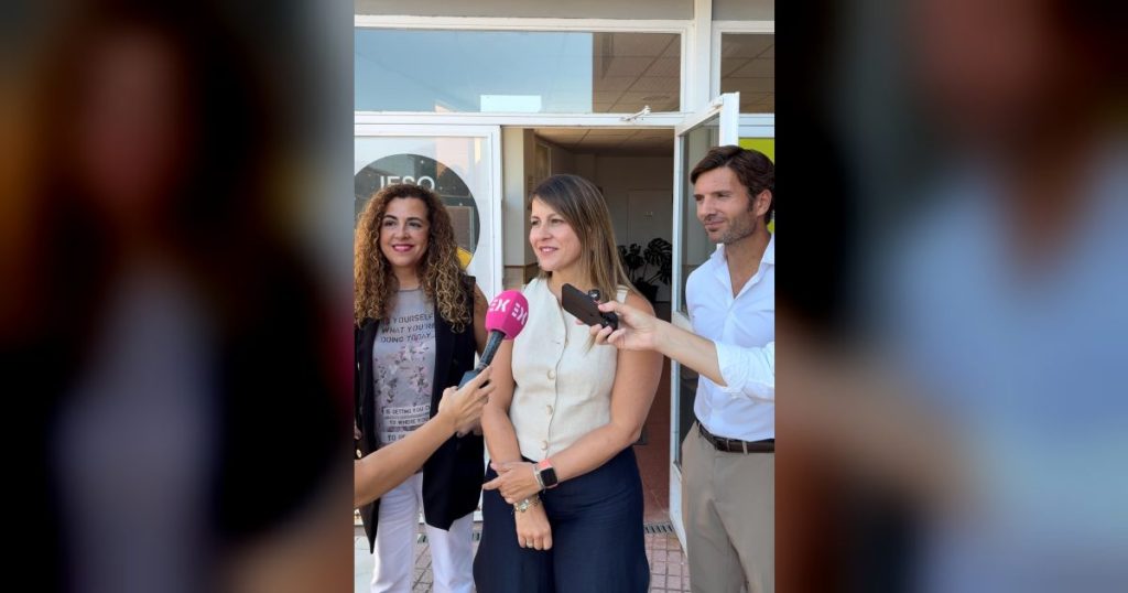 Valencia destaca la apuesta por la innovación y la excelencia en el sistema educativo extremeño y valora el inicio de curso sin incidencias en el transporte escolar