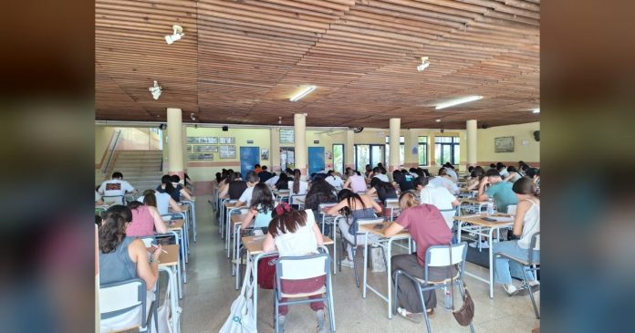 Educación concede los Premios Extraordinarios de ESO a seis estudiantes