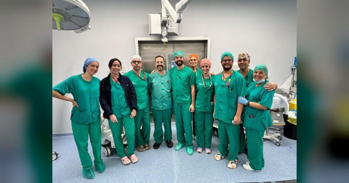 El Hospital Universitario de Cáceres realiza la primera cirugía robótica de pared abdominal en Extremadura