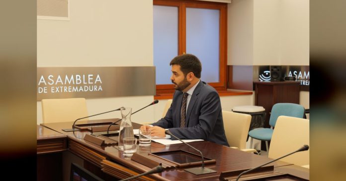 Eliseo Fernandez informa en la Asamblea sobre la financiación de los servicios sociales basicos