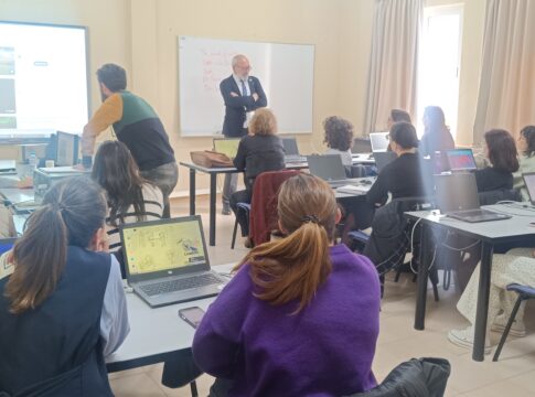 126 centros educativos participan en una jornada formativa para diseñar entornos escolares más accesibles