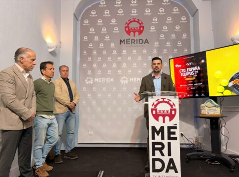 La Junta de Extremadura impulsa el Campeonato de España de Pádel por equipos de 2ª categoría