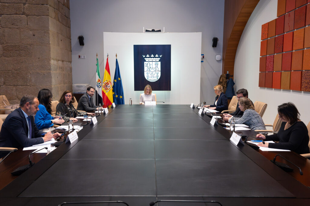 El Consejo de Gobierno aprueba un contrato de 7,8 millones de euros para reforzar la seguridad de los medicamentos oncológicos