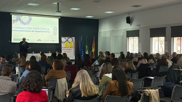 Un centenar de orientadores de Secundaria se forman para mejorar la atención al alumnado adolescente con TEA