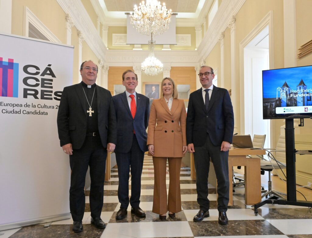 María Guardiola firma un protocolo para que Fundación MAPFRE sitúe la sede de la Red Ibérica en la ciudad de Cáceres