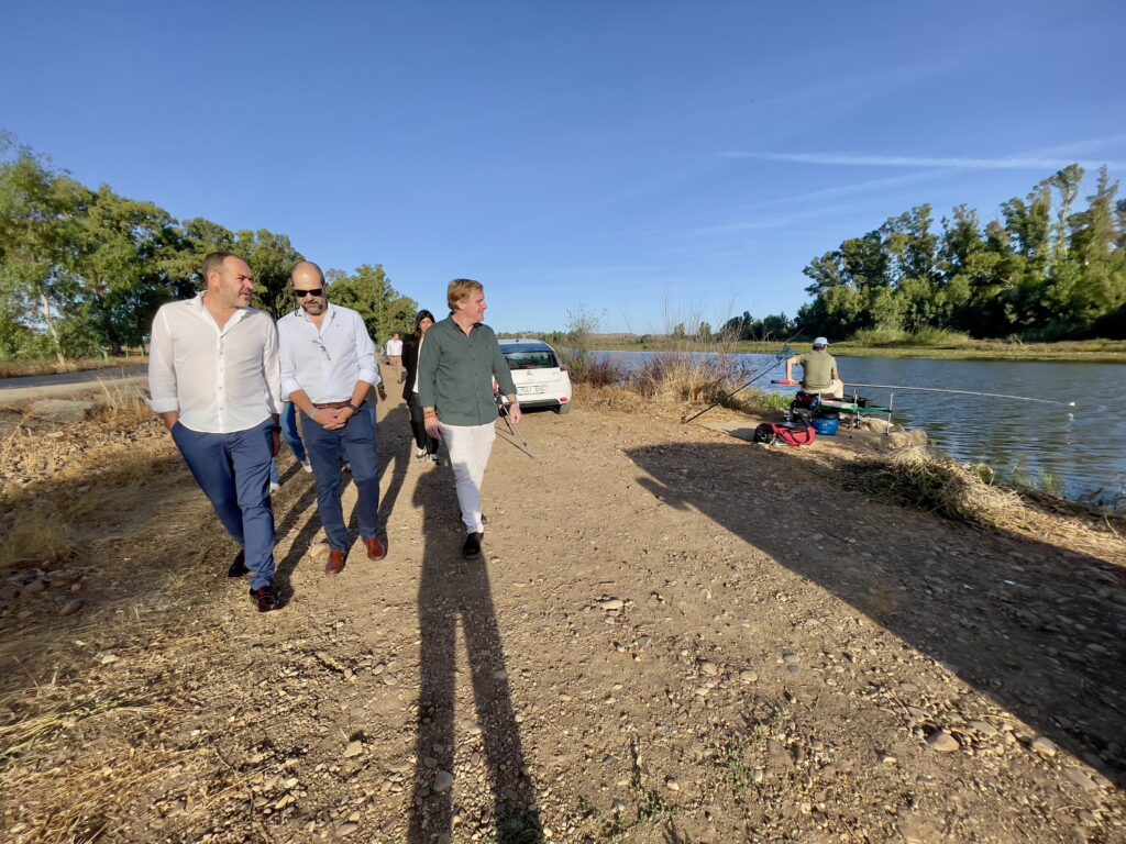 La Junta de Extremadura implanta la licencia inmediata de pesca mediante declaración responsable