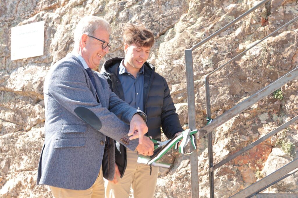 Inaugurado el nuevo mirador de Puebla de Alcocer financiado con más de 85.000 euros a través de las ayudas para mejorar infraestructuras en áreas protegidas
