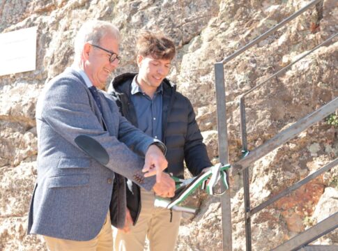 Inaugurado el nuevo mirador de Puebla de Alcocer financiado con más de 85.000 euros a través de las ayudas para mejorar infraestructuras en áreas protegidas