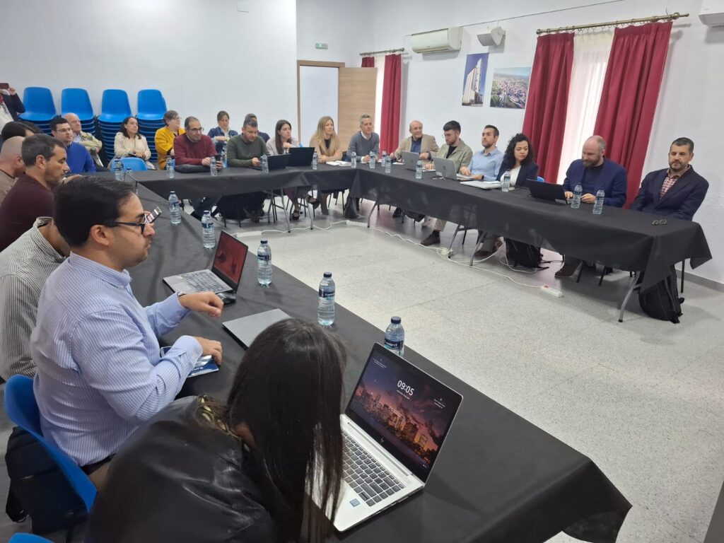 Extremadura inicia un proyecto para rehabilitar silos de cereales en desuso y transformarlos en baterías térmicas