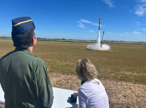 Un total de 500 estudiantes diseñan, construyen y lanzan al espacio minisatélites en la 4ª Competición Regional CanSat