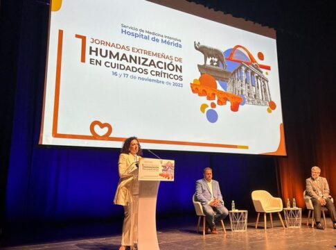 La consejera de Salud anuncia la creación de una Comisión de Humanización en cada área de salud del SES