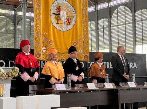 La Junta de Extremadura destaca la mejora de la financiación de la UEx y la reforma integral del sistema de becas