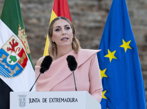 María Guardiola toma posesión como presidenta de la Junta de Extremadura
