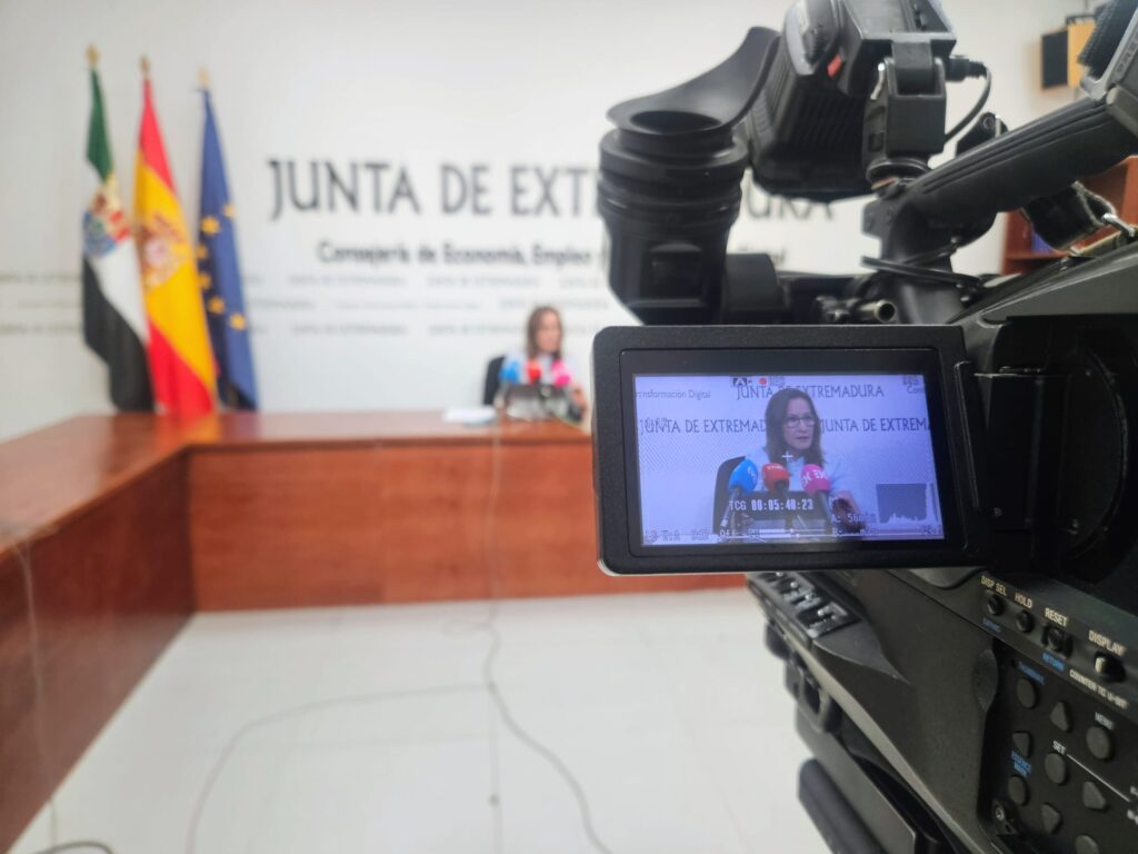 Extremadura registra en mayo el menor nivel de paro de su historia con 61.540 personas desempleadas y lidera la bajada a nivel nacional