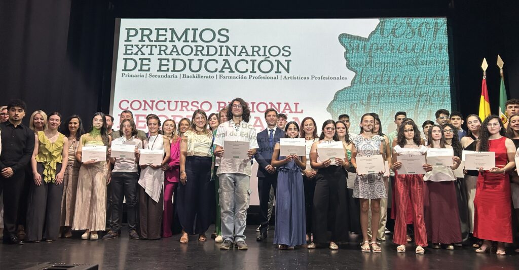 Educación reconoce a 65 alumnos en los Premios Extraordinarios y de Ortografía