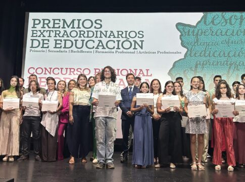 Educación reconoce a 65 alumnos en los Premios Extraordinarios y de Ortografía