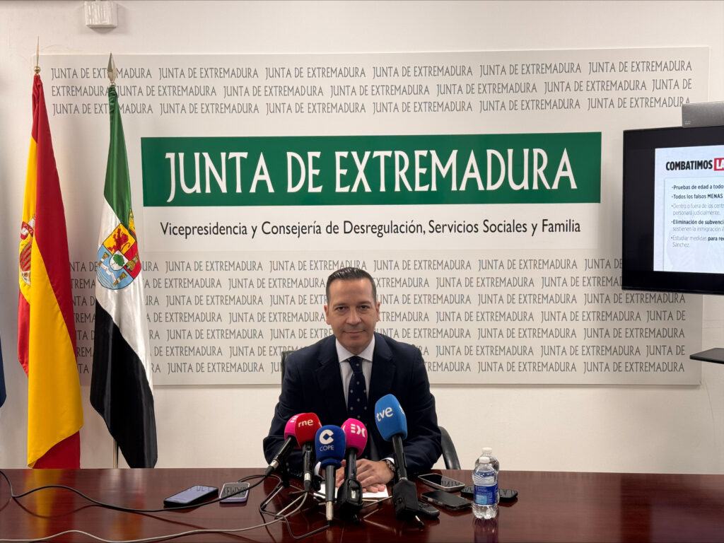 Óscar Fernández Calle denuncia que migrantes adultos se están autoidentificando como menores para obtener alojamiento en Extremadura