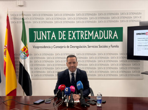 Óscar Fernández Calle denuncia que migrantes adultos se están autoidentificando como menores para obtener alojamiento en Extremadura