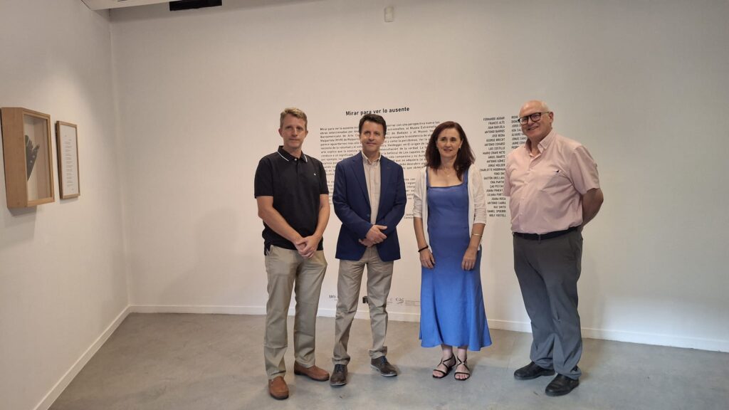 El secretario general de Cultura destaca la colaboración entre el Museo Vostell-Malpartida y el MEIAC en la exposición `Mirar para ver lo ausente’
