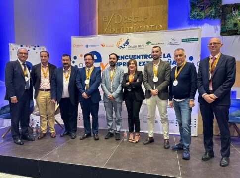 El consejero Santamaría apuesta por cuidar a las empresas que conforman el tejido productivo de nuestra tierra en el I Encuentro de la Empresa Extremeña
