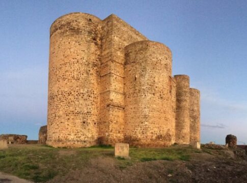 Cultura declara Bien de Interés Cultural el Castillo de Villalba de los Barros