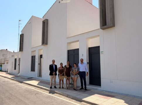 La Junta entrega cuatro viviendas de promoción pública en Robledillo de Trujillo y sigue avanzando en su apuesta por el medio rural