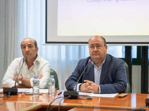 La Junta garantiza a los ganaderos el acceso gratuito a las vacunas de la lengua azul y duplica su dotación presupuestaria