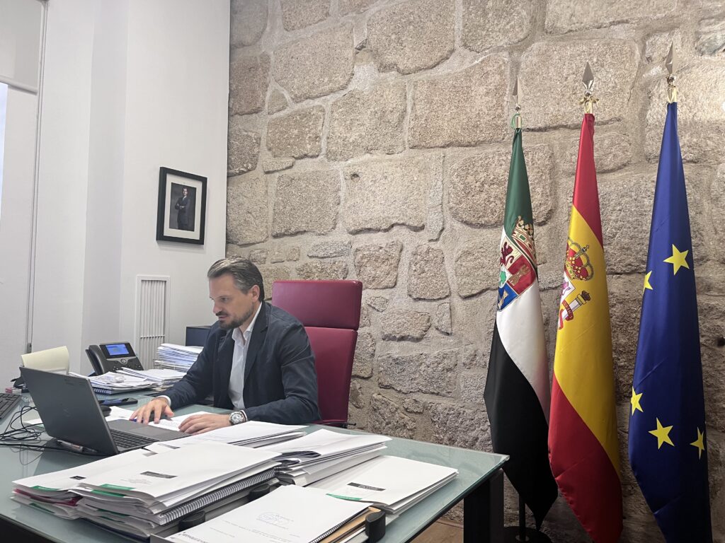 La Junta invierte 146 millones de euros en las localidades extremeñas mediante los programas de colaboración económica municipal