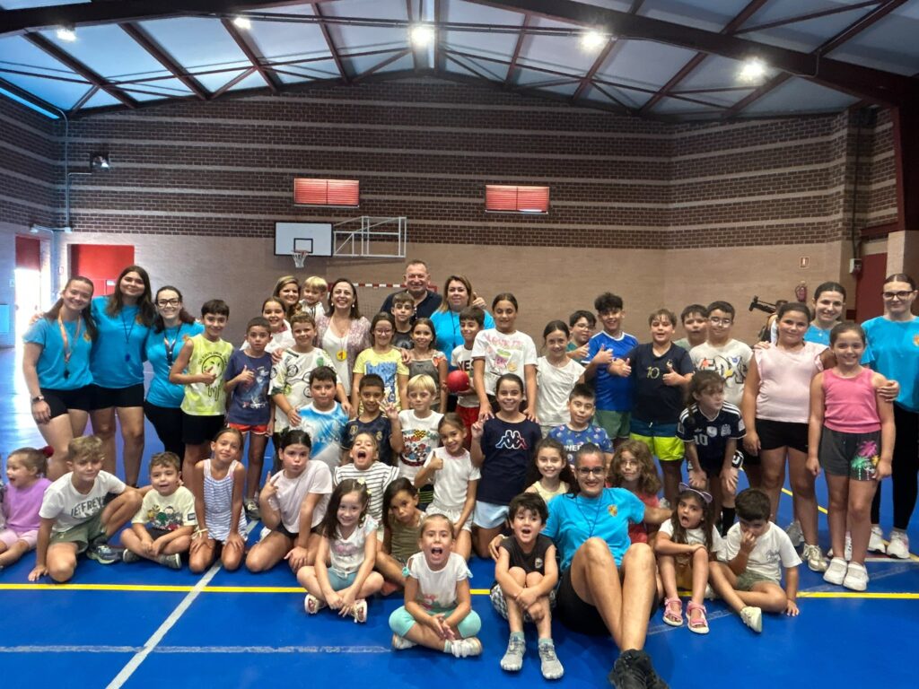 Más de 24.000 menores de 410 municipios extremeños participarán este verano en las actividades socioeducativas del Plan Concilia-Extremadura
