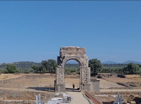 Cáparra culmina su transformación con un nuevo centro de visitantes más accesible y mejoras en el yacimiento arqueológico