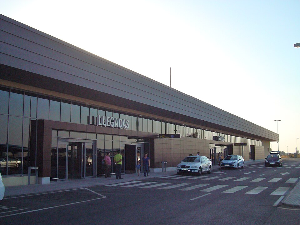 Ramírez lamenta la cancelación del vuelo en Badajoz y reclama responsabilidades para evitar que hechos así vuelvan a repetirse
