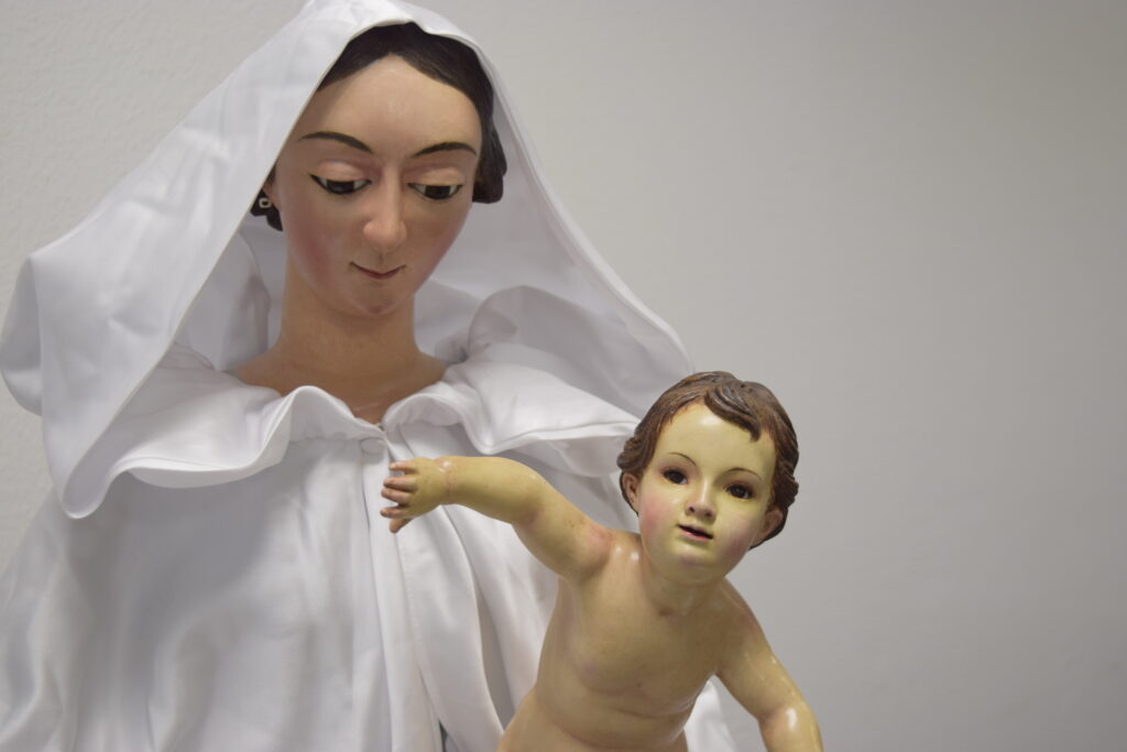 La Junta de Extremadura culmina la restauración de la Virgen de la Piedad de Almendralejo y recupera parte de su imagen histórica