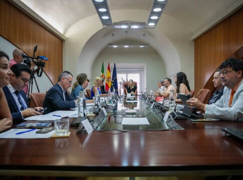 La Junta de Extremadura adapta el Consejo de Concertación Social y Económica a la nueva estructura del gobierno regional