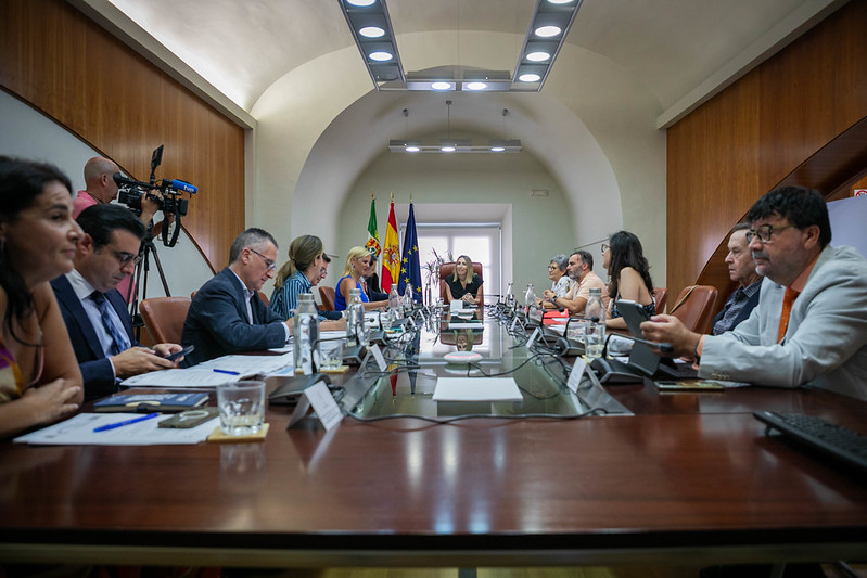 La Junta de Extremadura adapta el Consejo de Concertación Social y Económica a la nueva estructura del gobierno regional