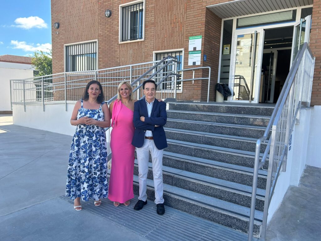 La Consejería de Hacienda termina las obras de accesibilidad del edificio de Servicios Fiscales de Badajoz con una inversión de más de 153.000 euros