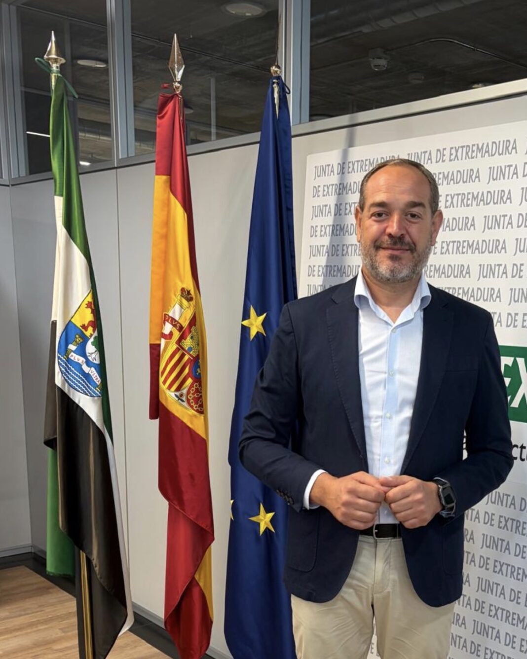 Extremadura reclama a Óscar Puente una reunión bilateral para desbloquear las principales infraestructuras de la región