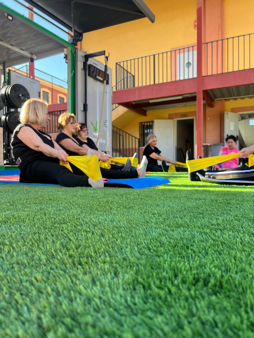 El programa Cubofit acerca el deporte a los municipios extremeños y registra una alta demanda de usuarios durante este verano