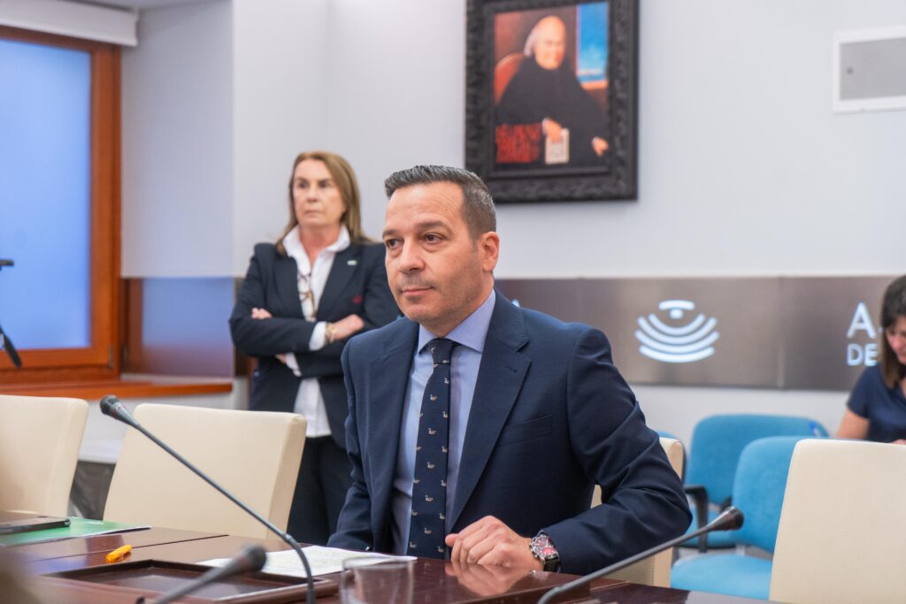 El vicepresidente Óscar Fernández anuncia la impugnación uno a uno de los expedientes y exige al Gobierno poner fin a las violaciones en Ceuta