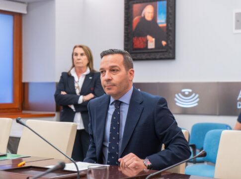 El vicepresidente Óscar Fernández anuncia la impugnación uno a uno de los expedientes y exige al Gobierno poner fin a las violaciones en Ceuta