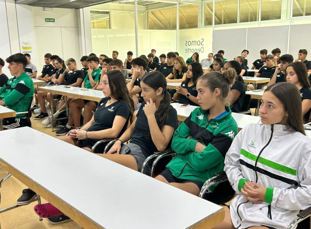 Un total de 58 deportistas de alto rendimiento se formarán en la Residencia Estable de Deportistas del CNTD de Cáceres en la temporada 26-27